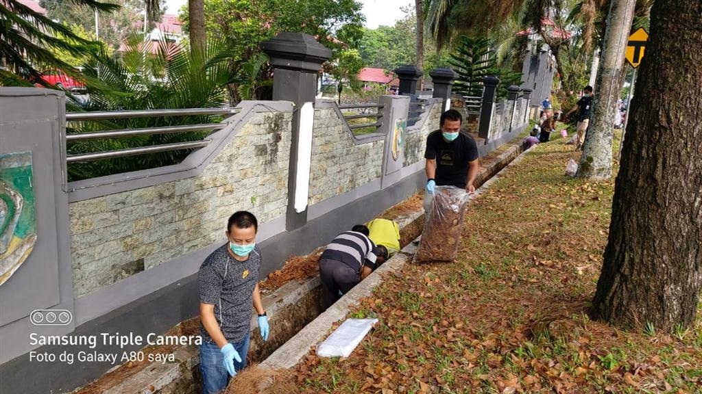 Gotong Royong Memperingati Hari World Clean up Day (WCD) 2020 