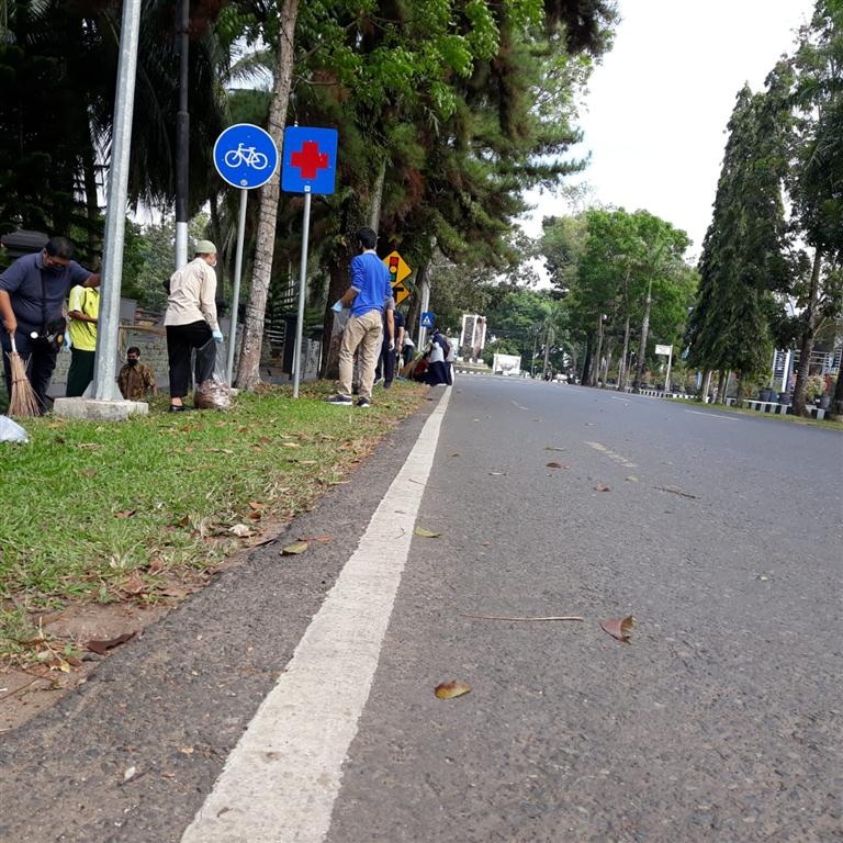 Gotong Royong Memperingati Hari World Clean up Day (WCD) 2020 